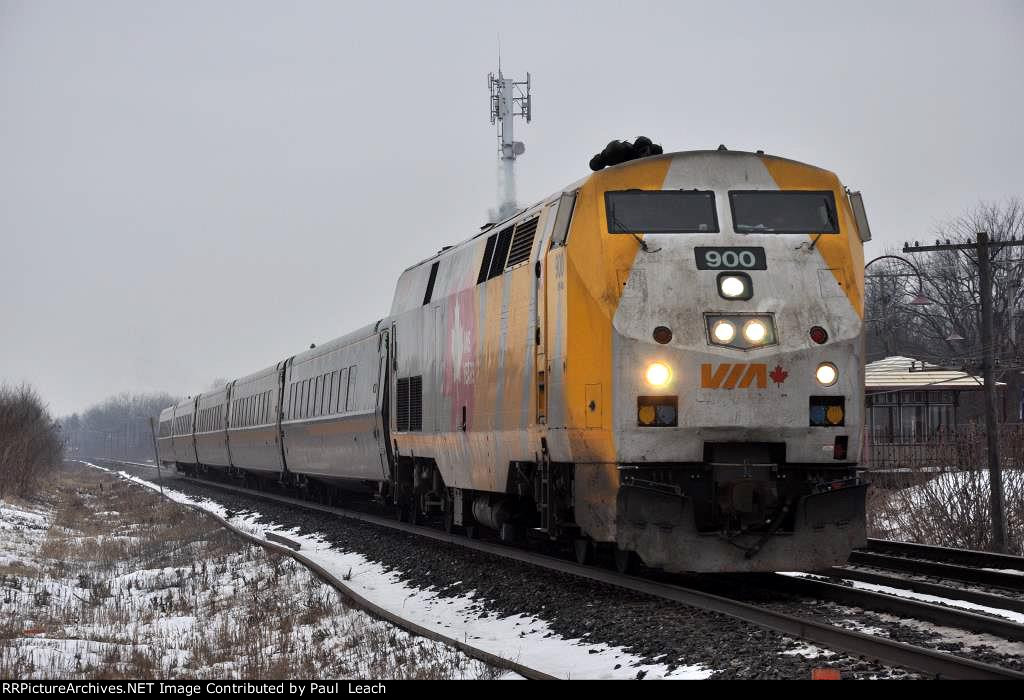 Corridor passenger train races east